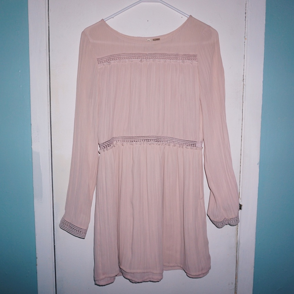 Long sleeve pale pink dress